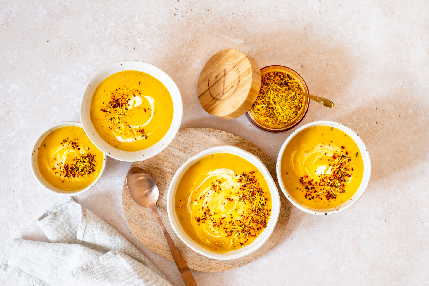 Sonnenkuss im Herbst – Kürbis-Süsskartoffel-Suppe mit Orange & Zauberformel Magic